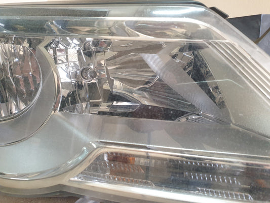 Volkswagen Tiguan Right Headlight