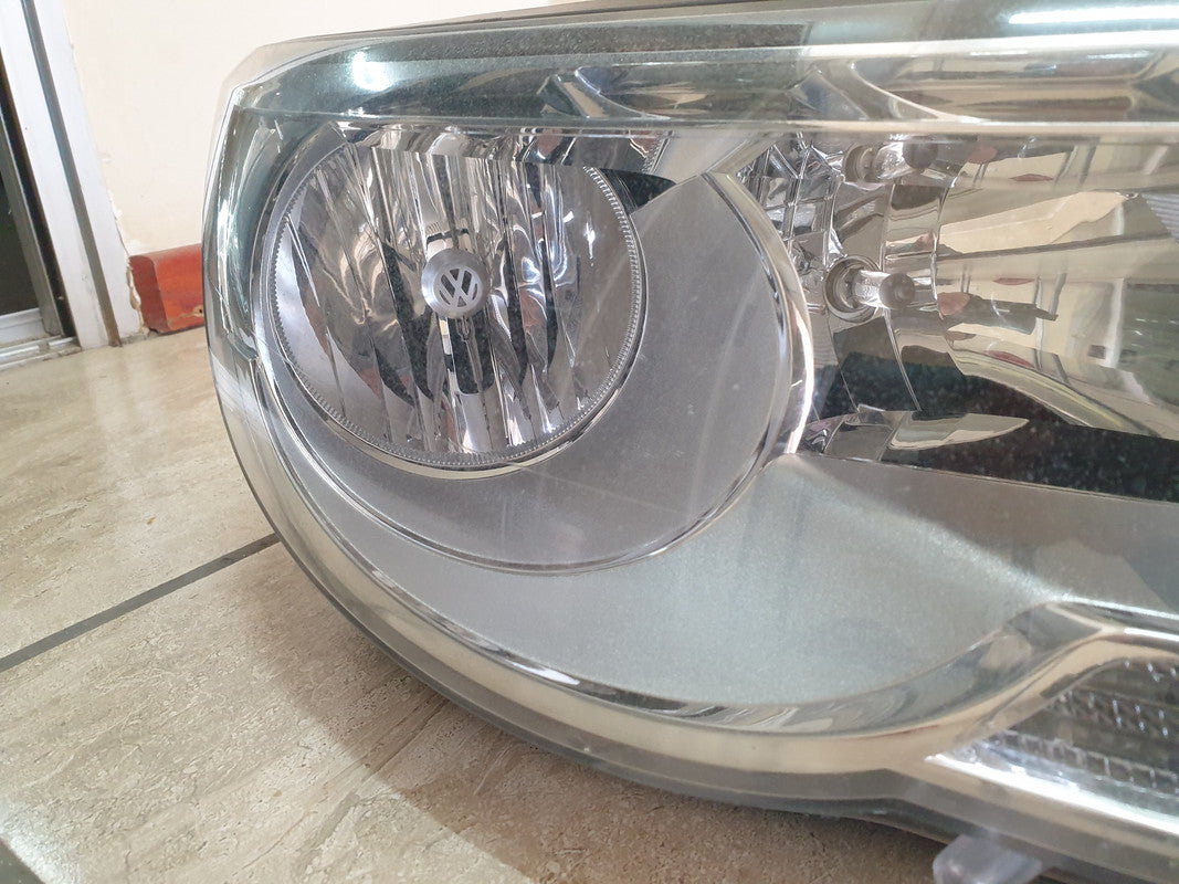 Volkswagen Tiguan Right Headlight