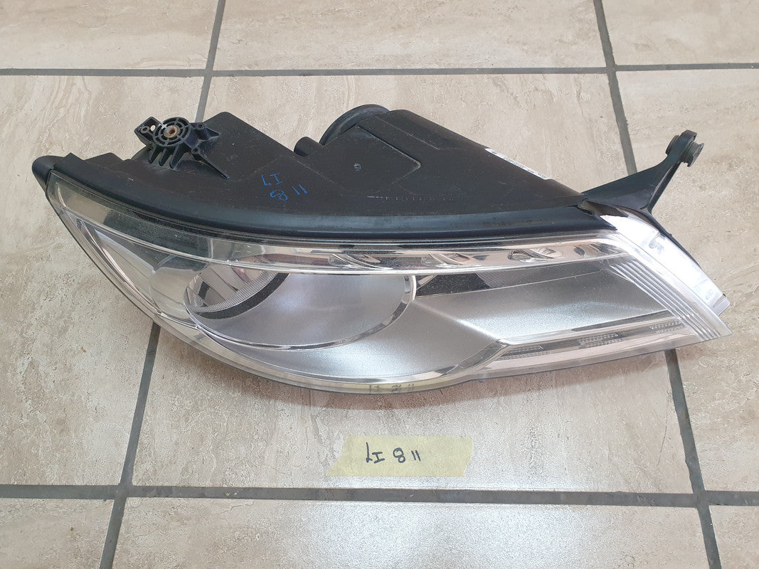 Volkswagen Tiguan Right Headlight