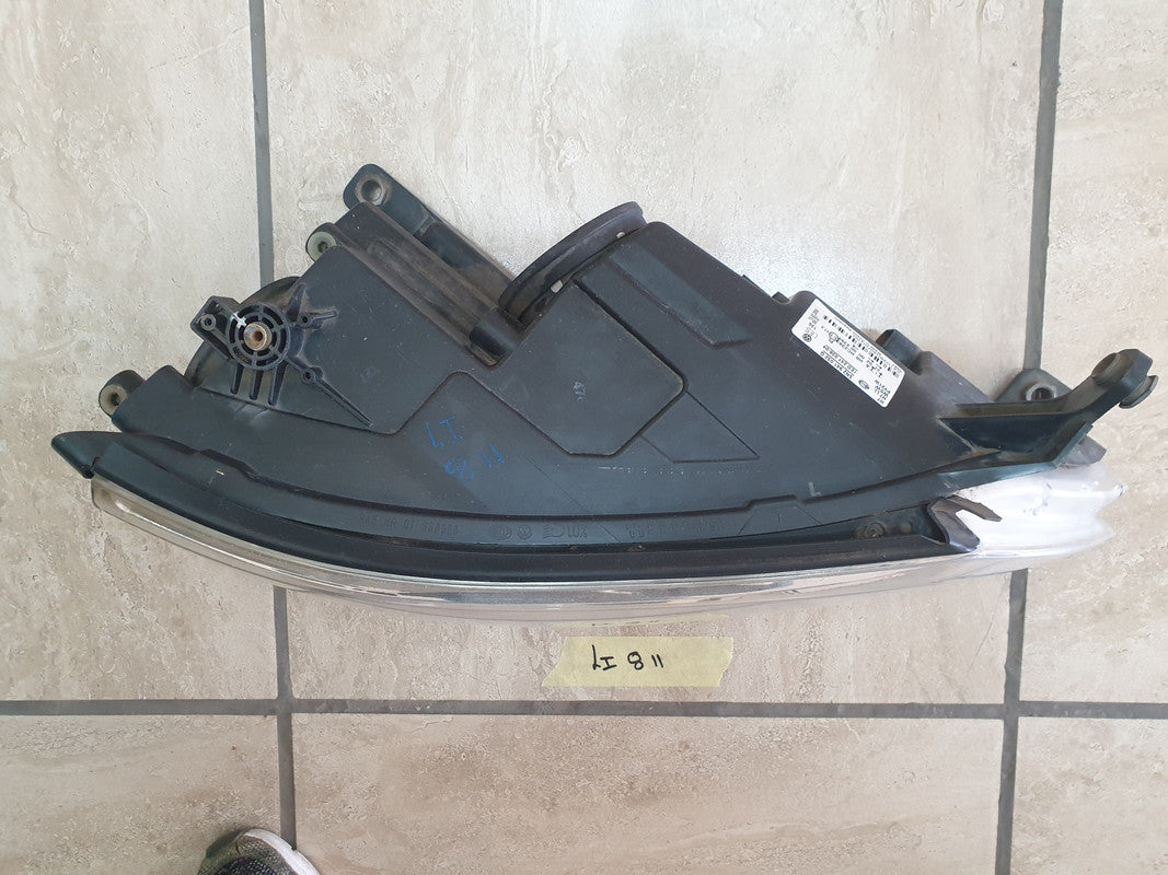 Volkswagen Tiguan Right Headlight