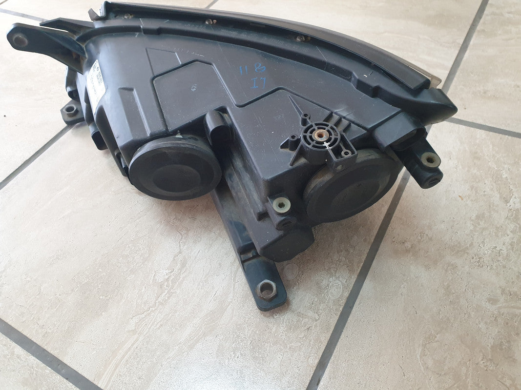 Volkswagen Tiguan Right Headlight
