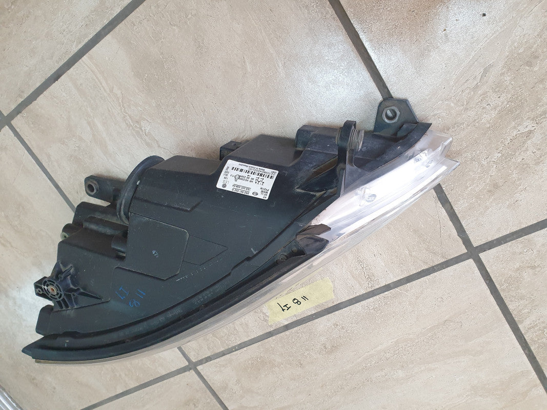 Volkswagen Tiguan Right Headlight