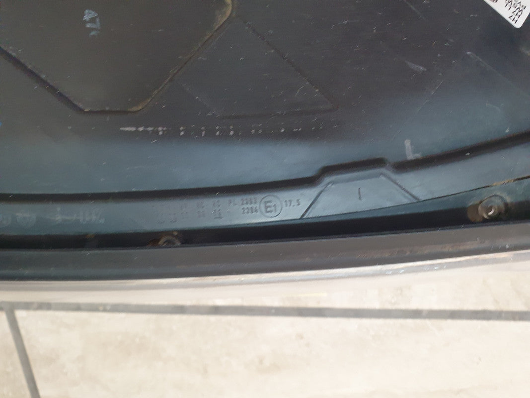 Volkswagen Tiguan Right Headlight