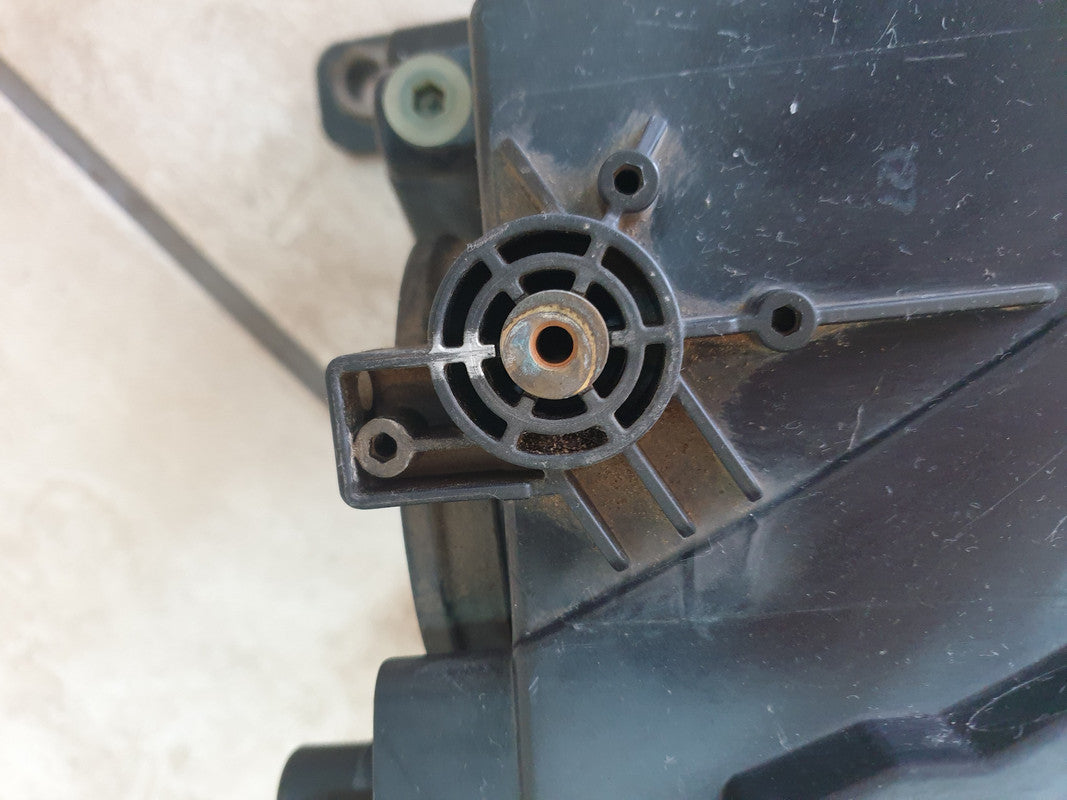 Volkswagen Tiguan Right Headlight