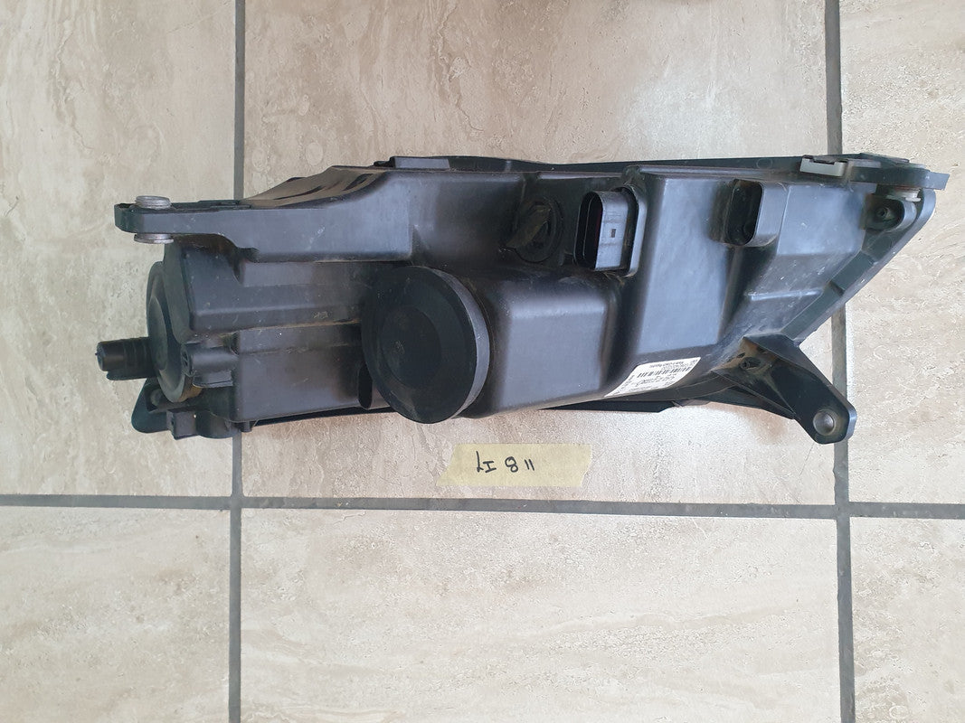 Volkswagen Tiguan Right Headlight