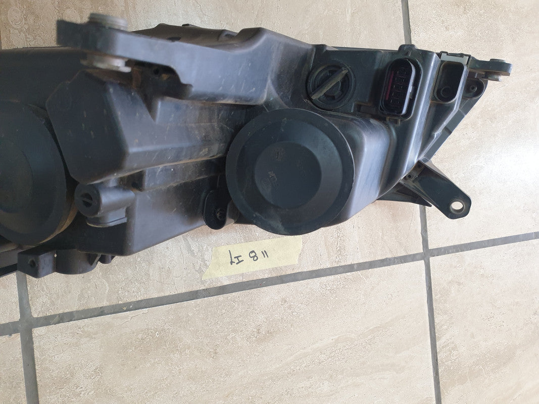 Volkswagen Tiguan Right Headlight