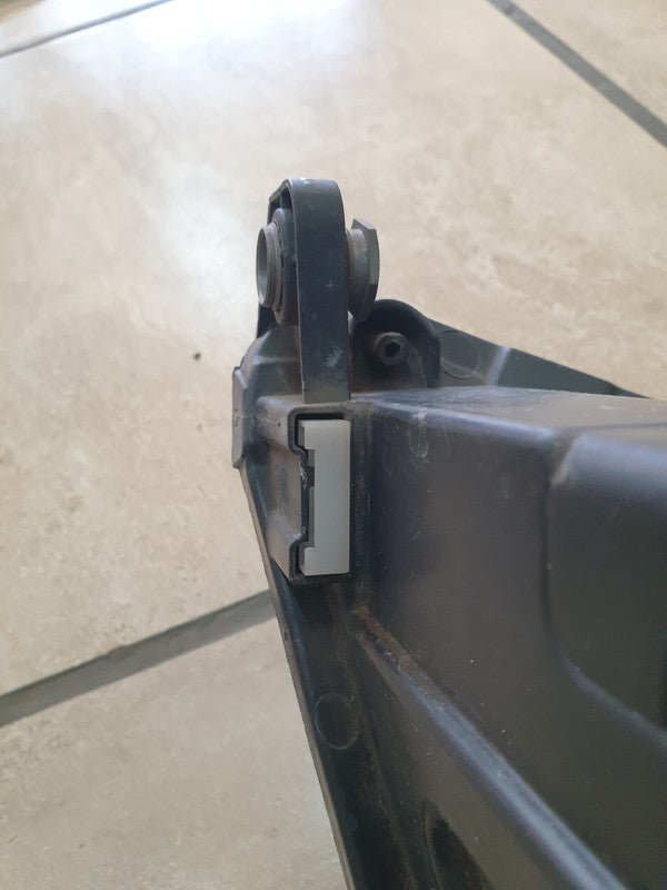 Volkswagen Tiguan Right Headlight