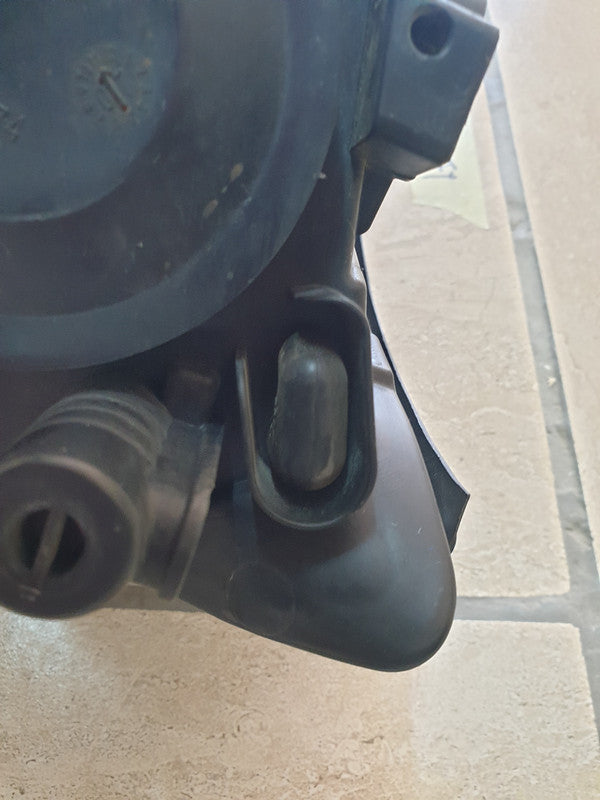 Volkswagen Tiguan Right Headlight