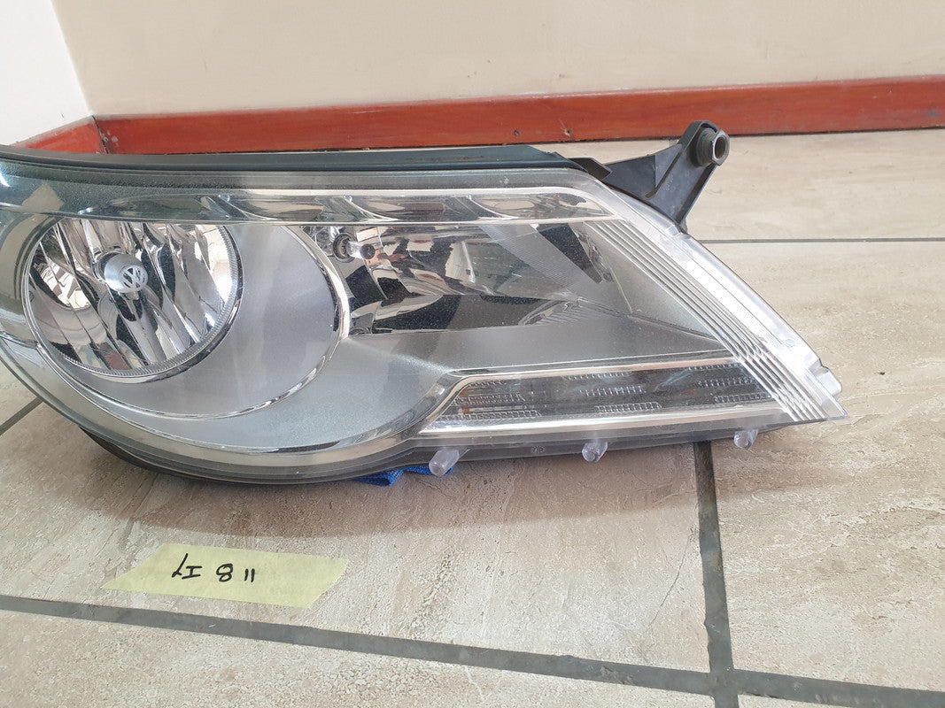 Volkswagen Tiguan Right Headlight