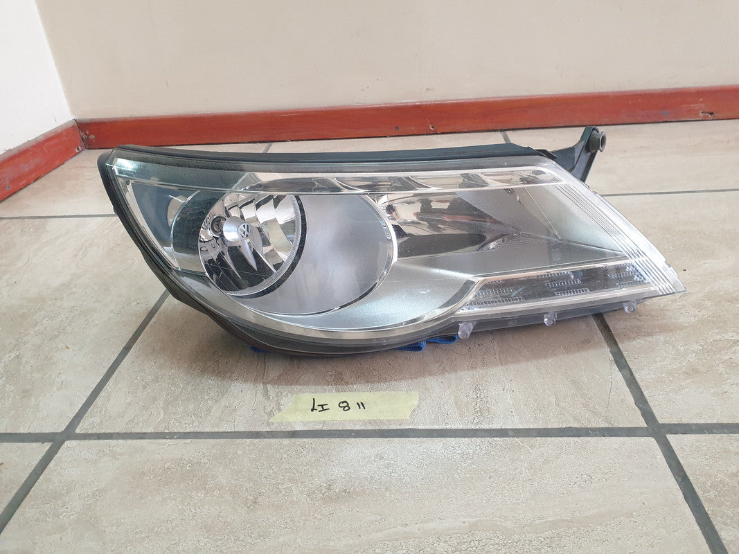 Volkswagen Tiguan Right Headlight