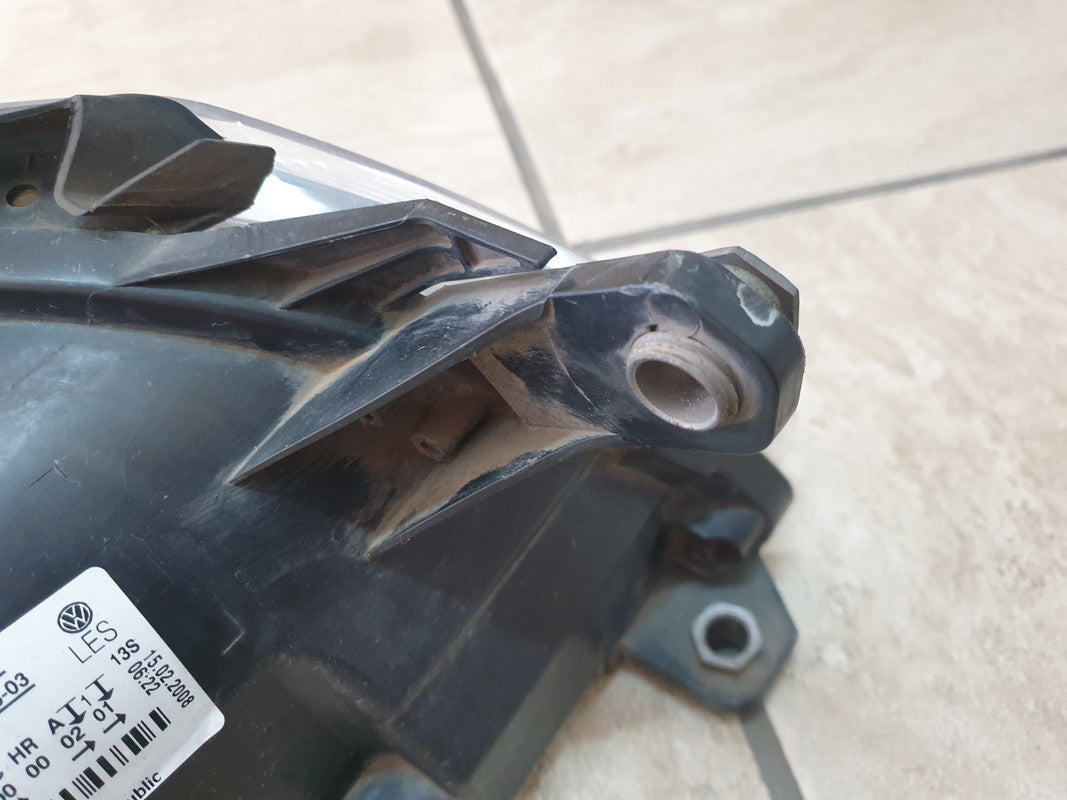 Volkswagen Tiguan Left Headlight