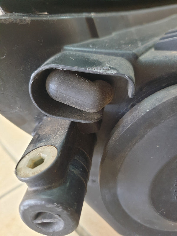 Volkswagen Tiguan Left Headlight