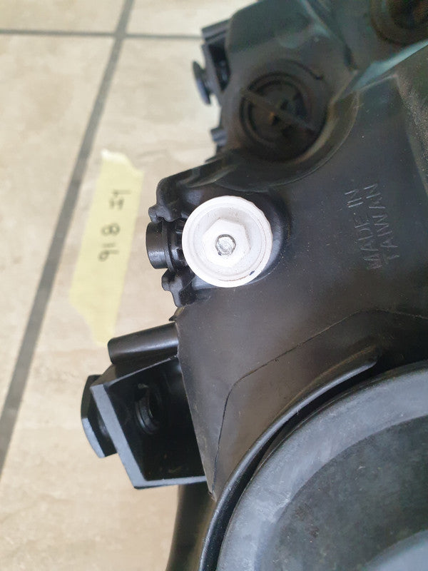 Volkswagen Caddy Left Headlight