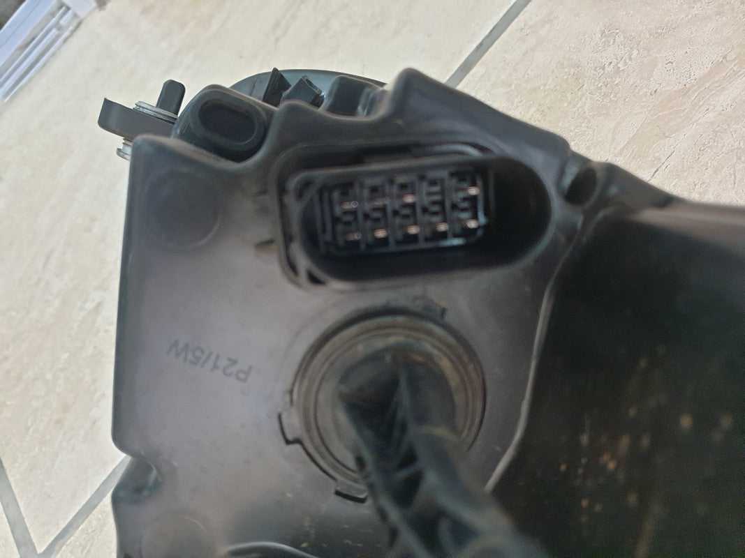 Volkswagen Caddy Left Headlight