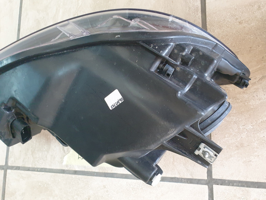 Volkswagen Caddy Left Headlight