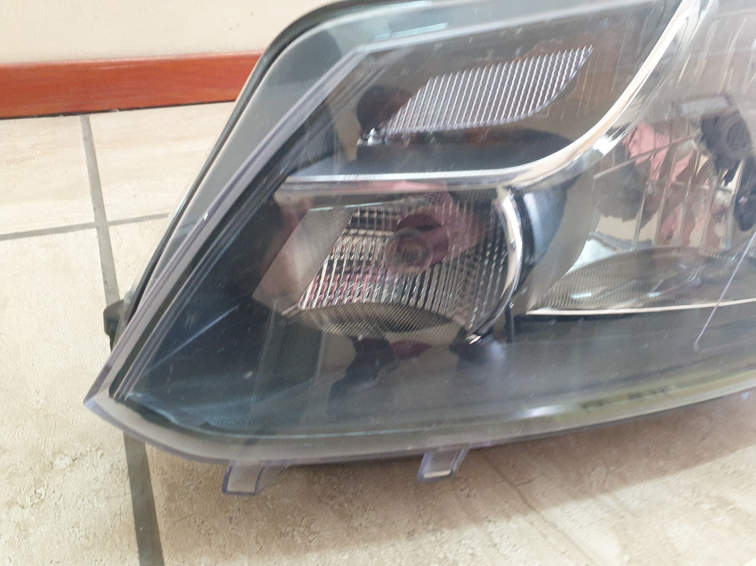 Volkswagen Caddy Left Headlight