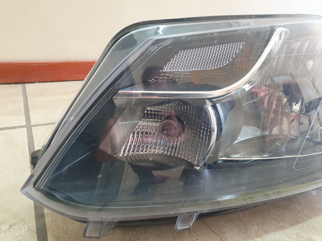 Volkswagen Caddy Left Headlight
