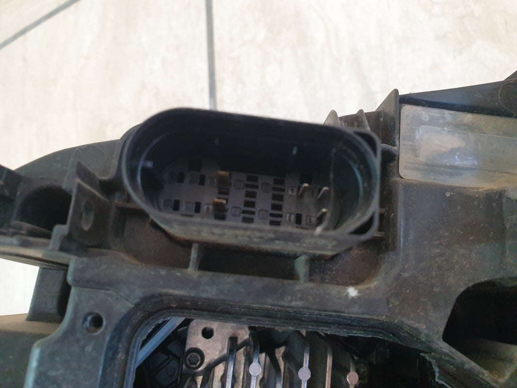 Mercedes-Benz C-Class W205 Right Headlight
