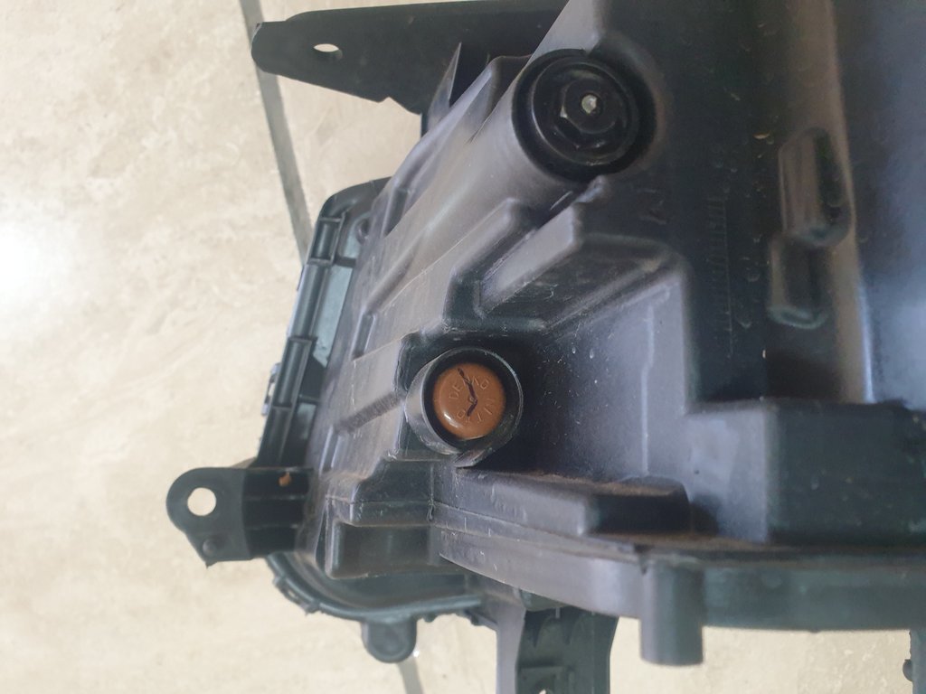 Toyota Urban Cruiser Right Headlight