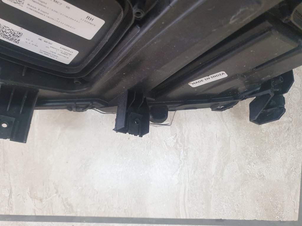 Toyota Urban Cruiser Right Headlight