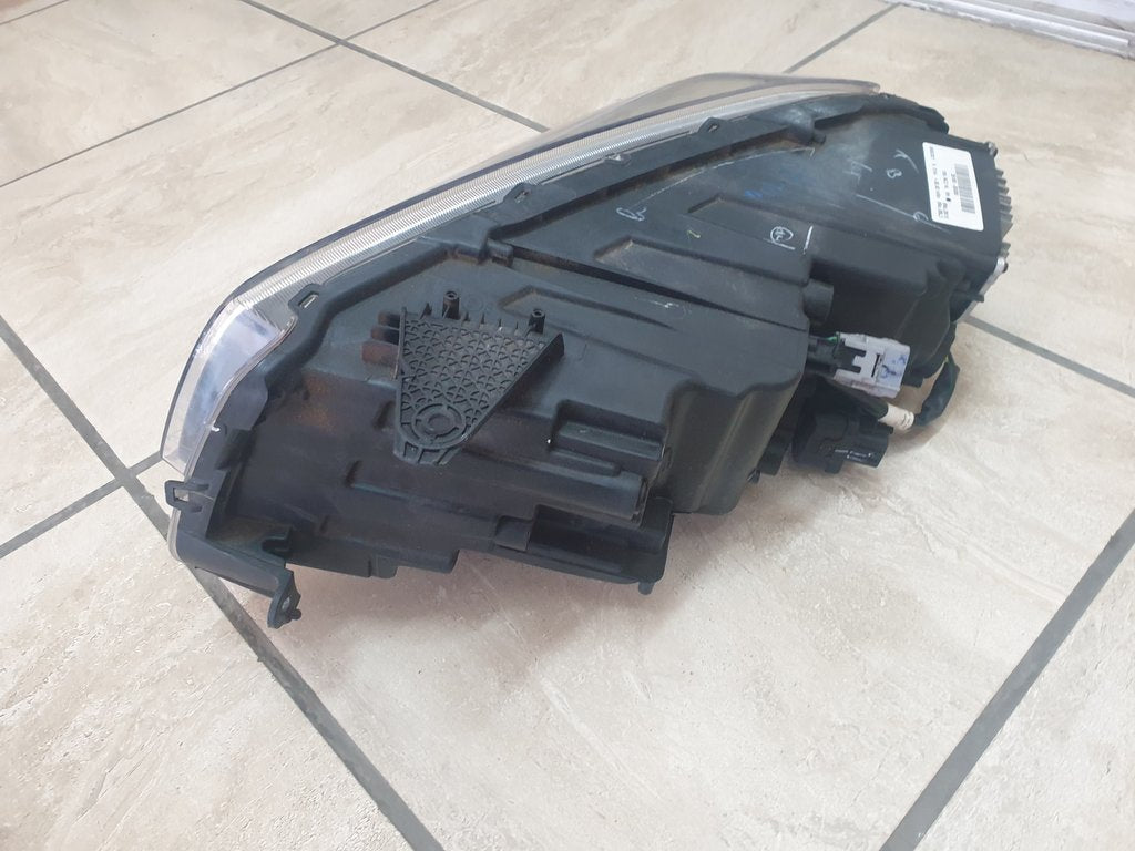 Toyota Urban Cruiser Right Headlight