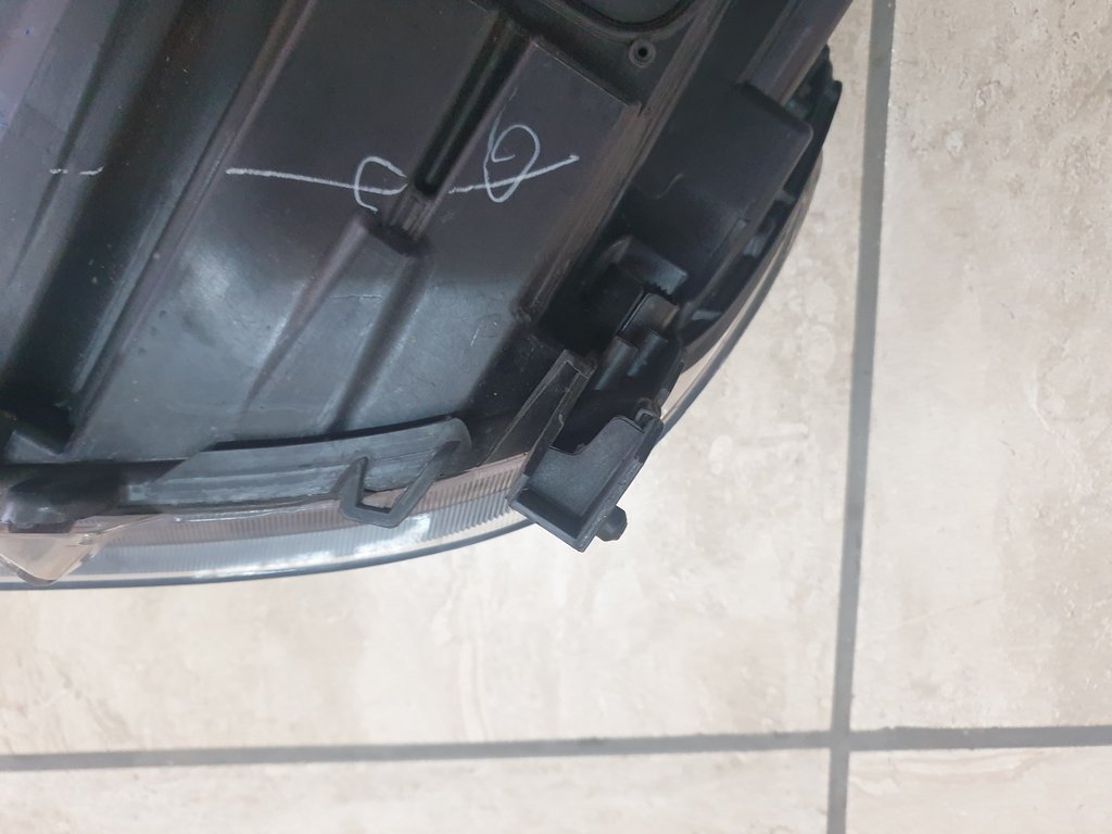 Toyota Urban Cruiser Right Headlight