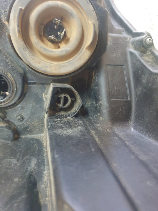 Toyota Hilux Right Headlight