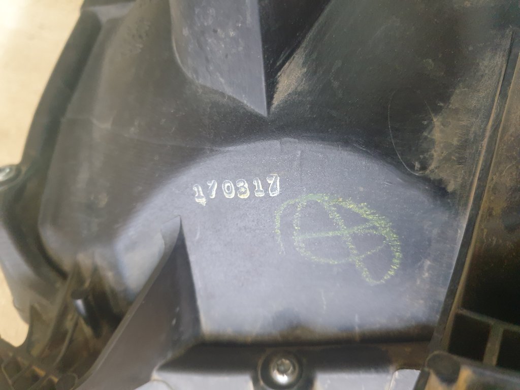 Toyota Hilux Right Headlight