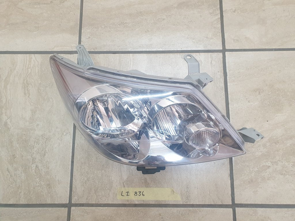 Toyota Aftermarket Fortuner 2006 Right Headlight