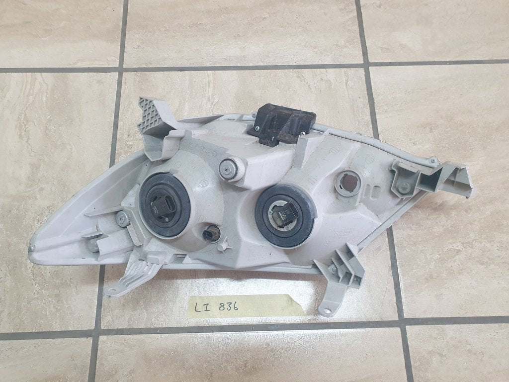 Toyota Aftermarket Fortuner 2006 Right Headlight