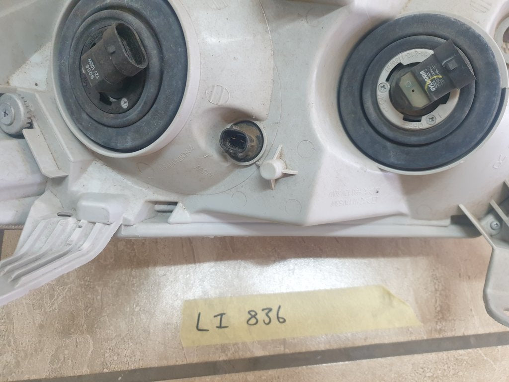 Toyota Aftermarket Fortuner 2006 Right Headlight