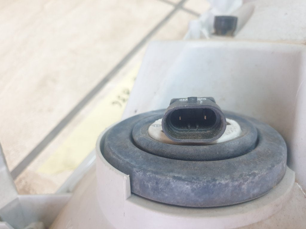 Toyota Aftermarket Fortuner 2006 Right Headlight