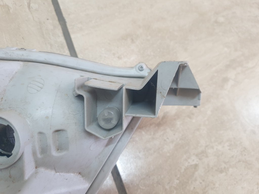 Toyota Aftermarket Fortuner 2006 Right Headlight