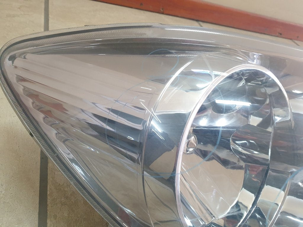 Toyota Aftermarket Fortuner 2006 Right Headlight