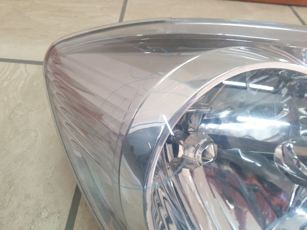 Toyota Aftermarket Fortuner 2006 Right Headlight