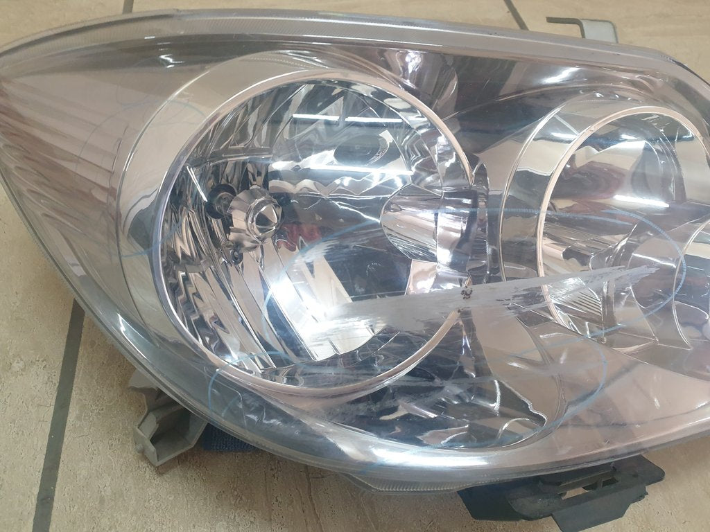 Toyota Aftermarket Fortuner 2006 Right Headlight