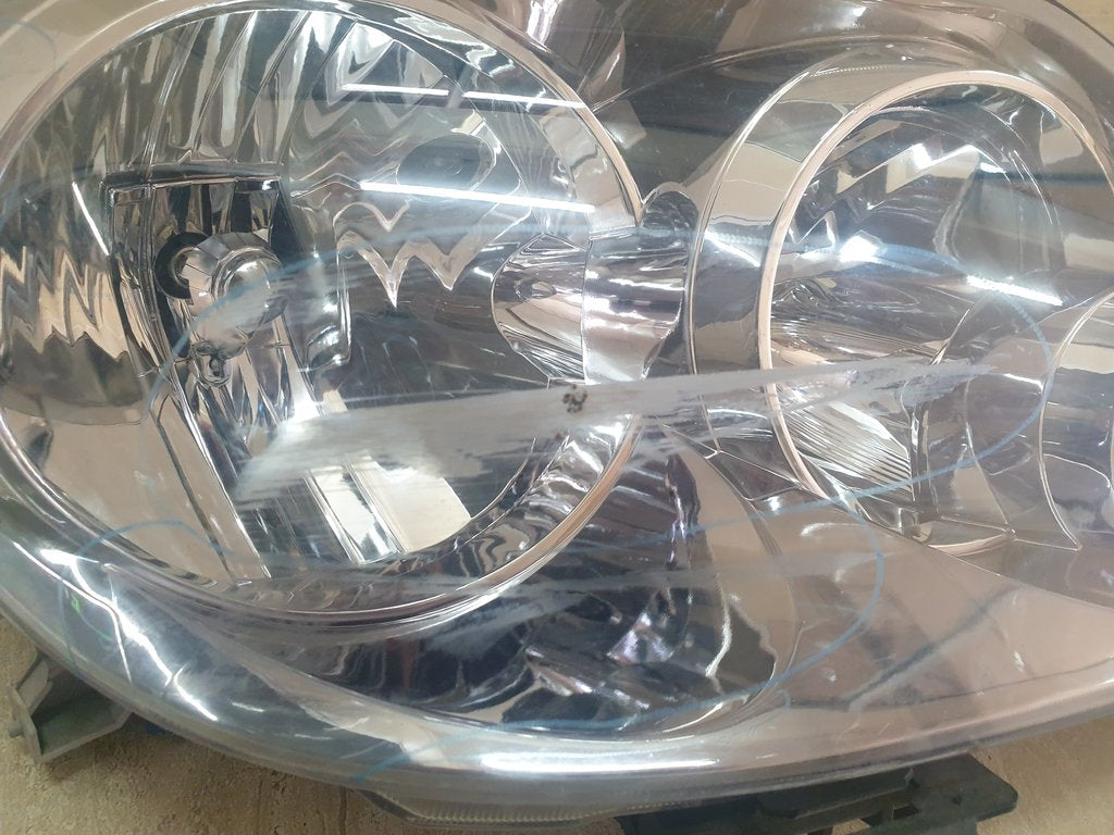 Toyota Aftermarket Fortuner 2006 Right Headlight