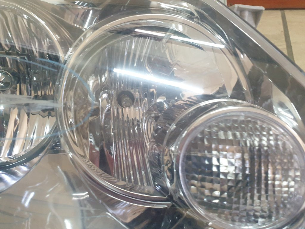 Toyota Aftermarket Fortuner 2006 Right Headlight