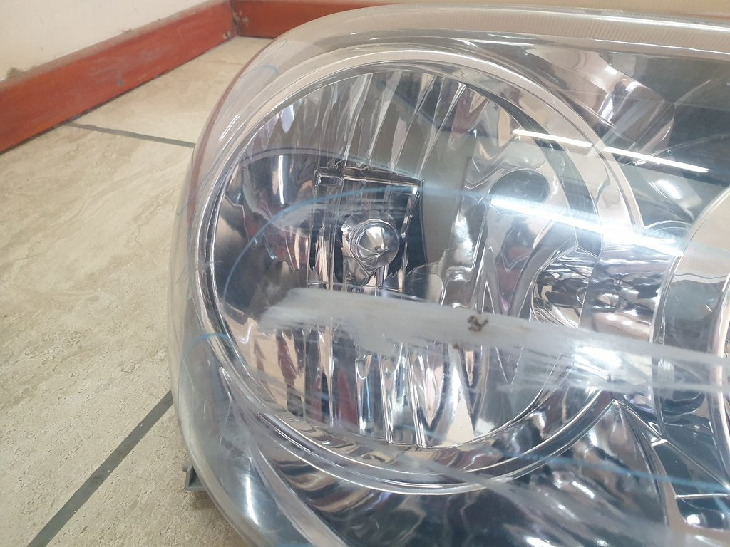 Toyota Aftermarket Fortuner 2006 Right Headlight