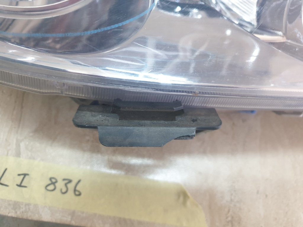 Toyota Aftermarket Fortuner 2006 Right Headlight