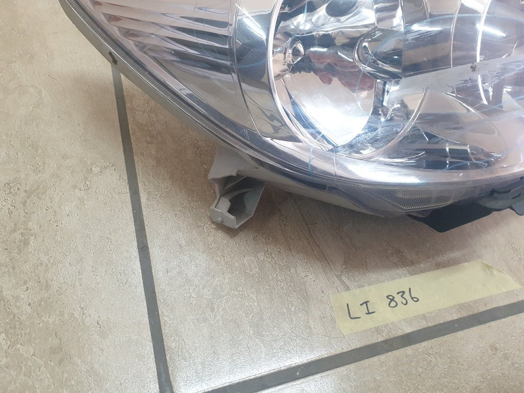 Toyota Aftermarket Fortuner 2006 Right Headlight