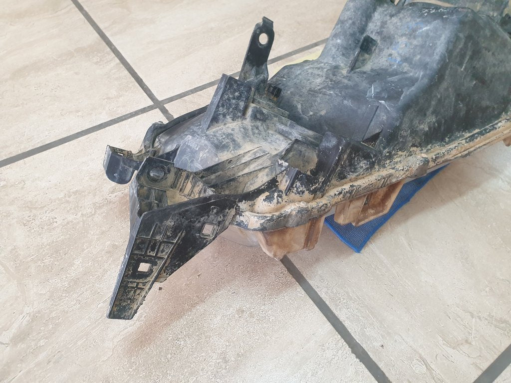 Toyota Hilux Right Headlight