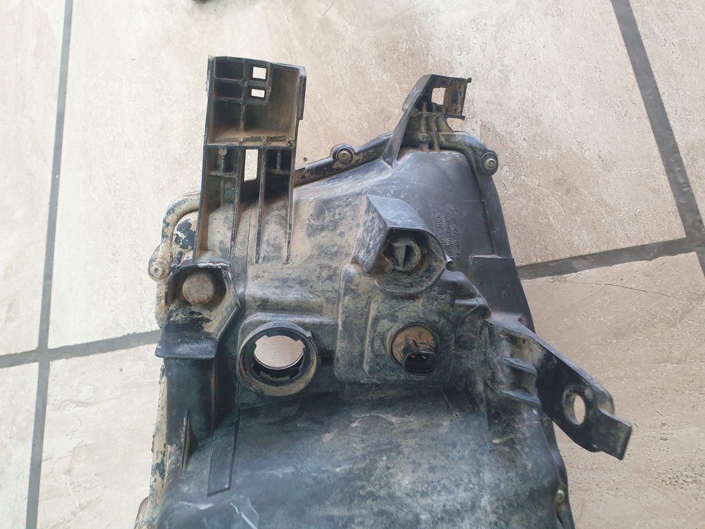 Toyota Hilux Right Headlight