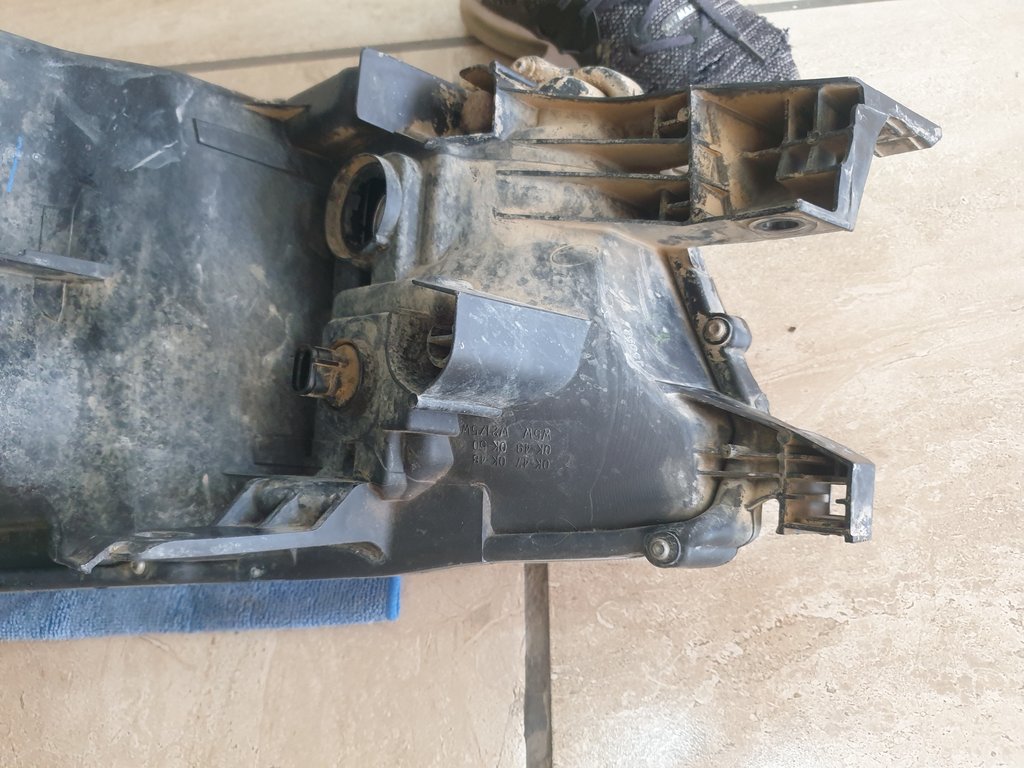 Toyota Hilux Right Headlight