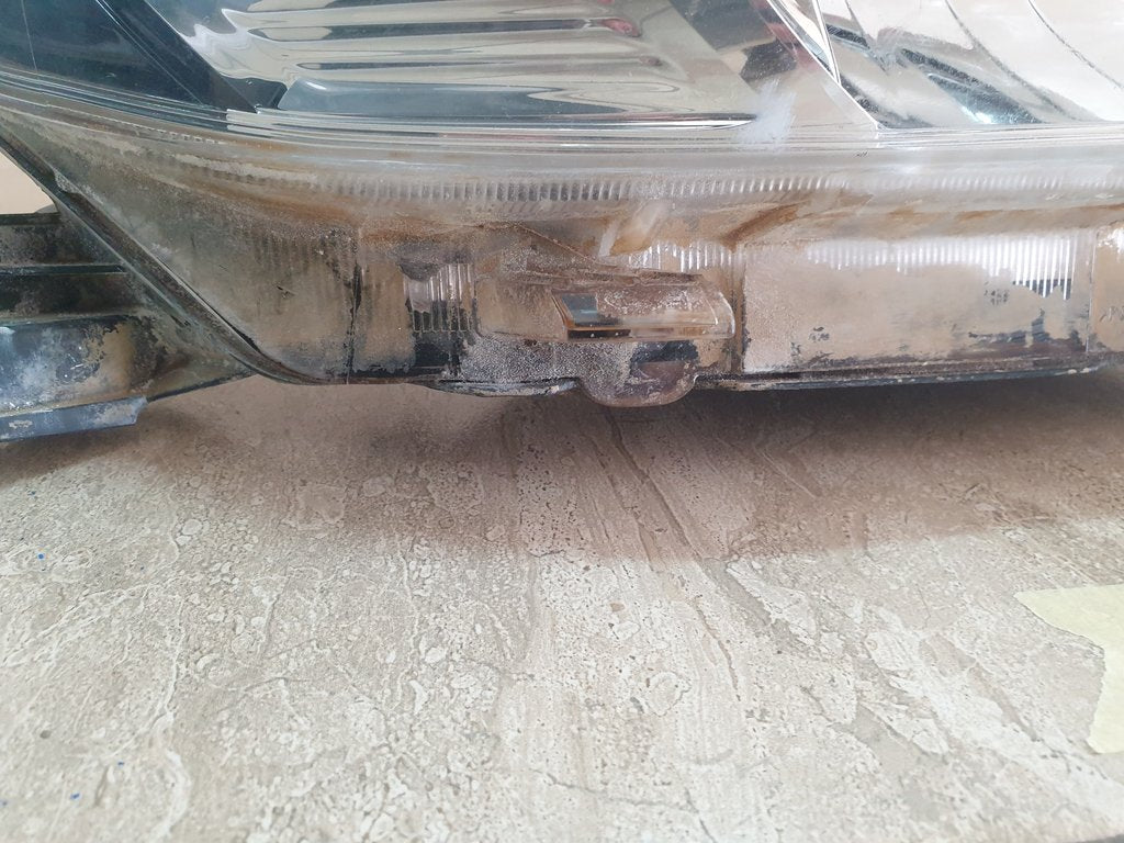 Toyota Hilux Right Headlight