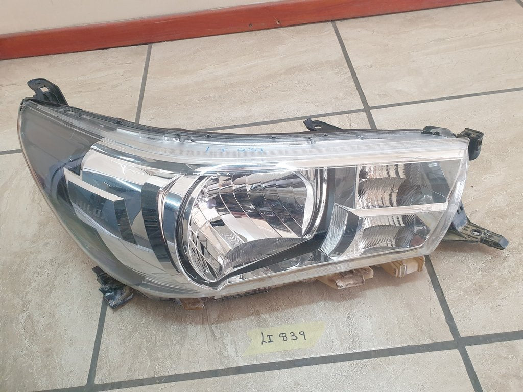 Toyota Hilux Right Headlight