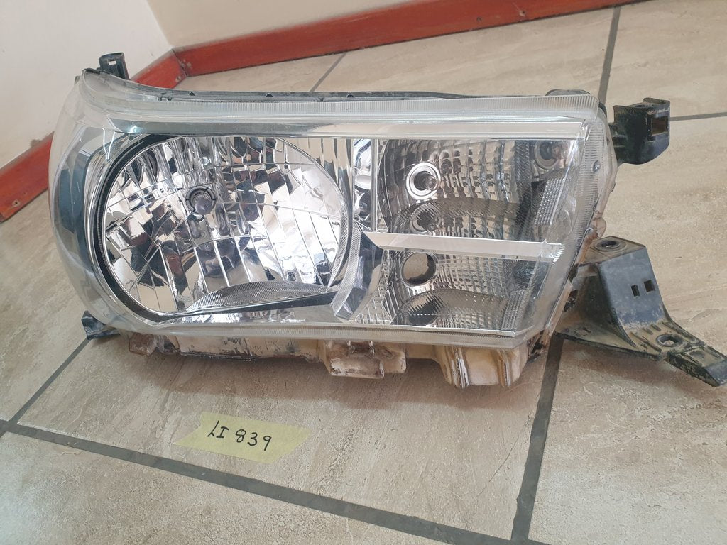 Toyota Hilux Right Headlight
