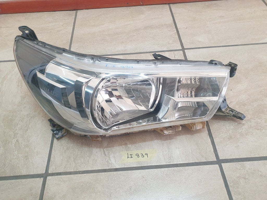 Toyota Hilux Right Headlight