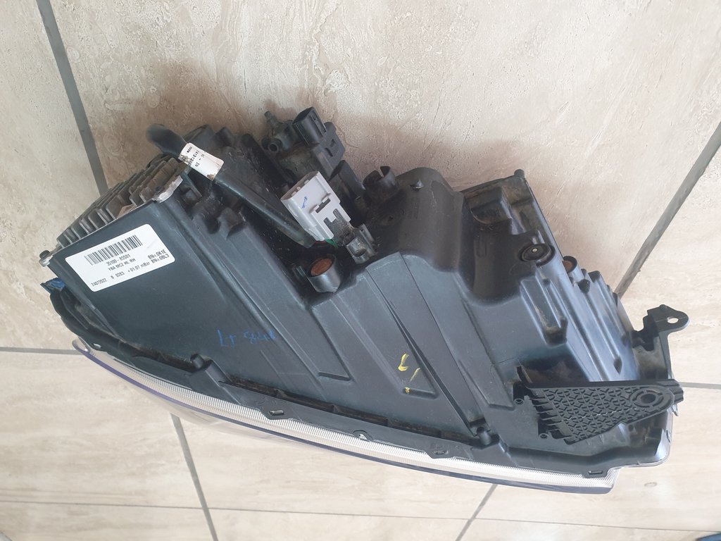 Toyota Urban Cruiser Right Headlight