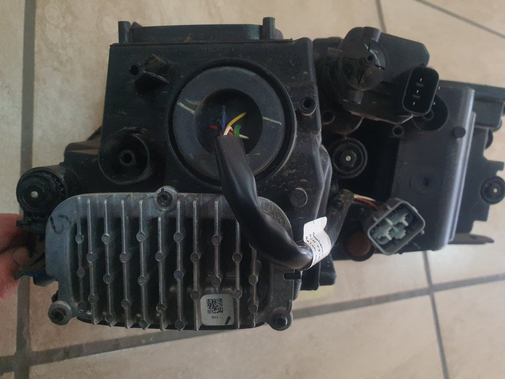 Toyota Urban Cruiser Right Headlight